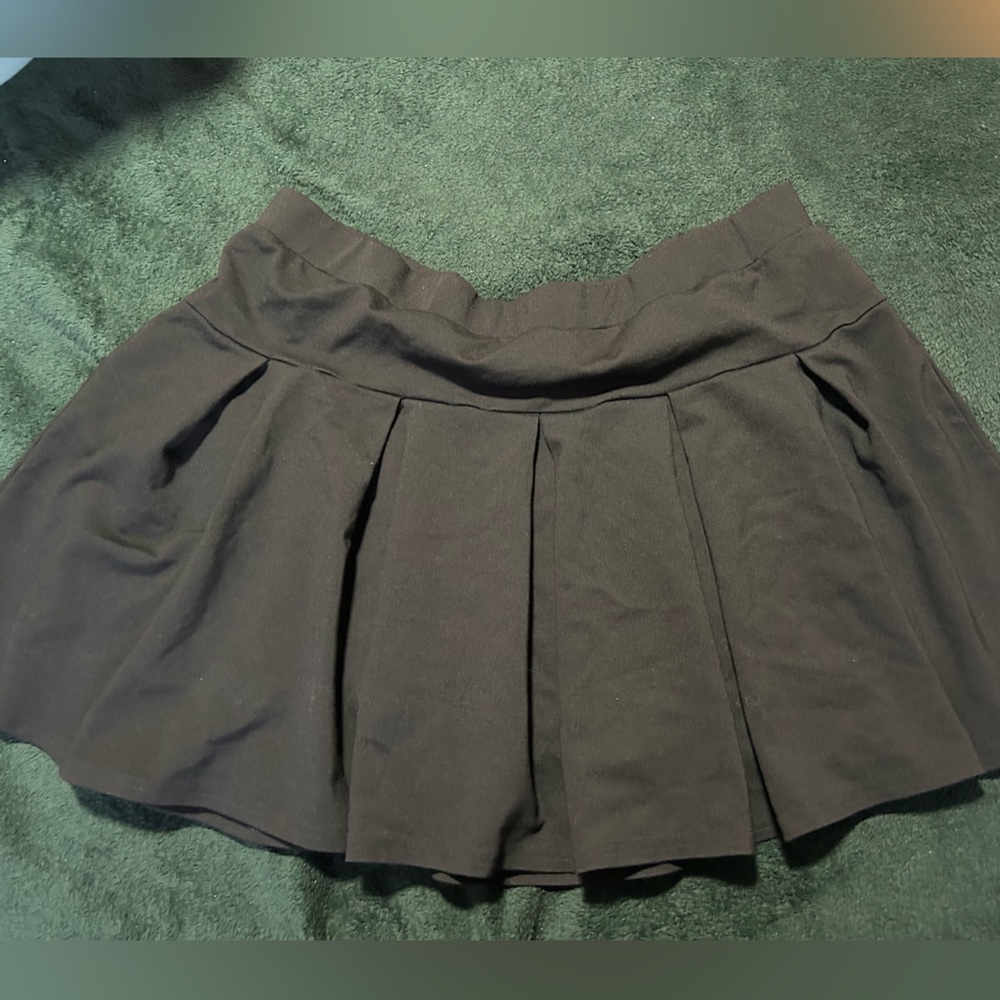American Eagle Outfitters Black Pleated Mini Skort
